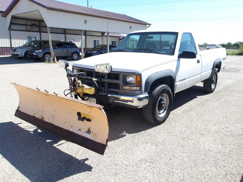 C1 - 2000 Chevrolet K2500 *** Retired local school snow plow truck ***