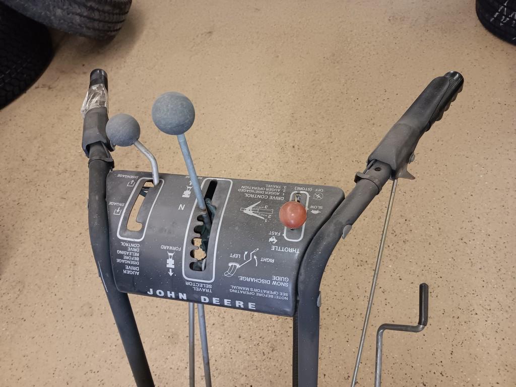 John Deere 826 Gas Snowblower - Item # 115