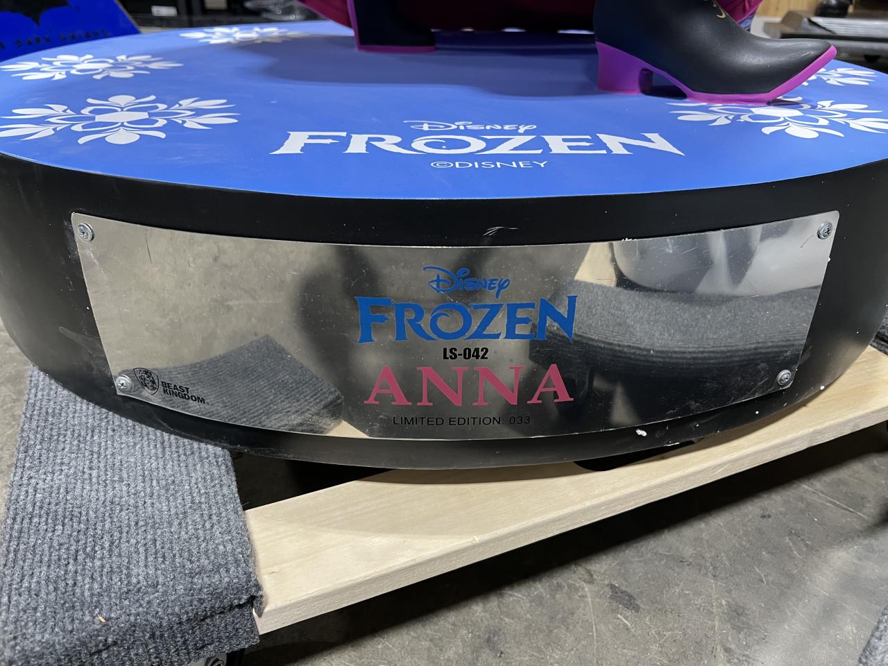 Life Size Frozen Anna, Elsa and Olaf