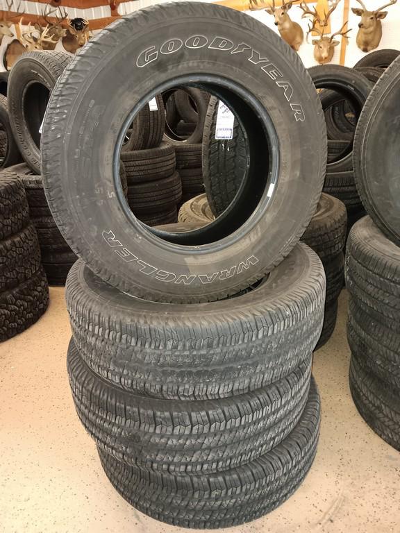 255/75R17 Goodyear Wrangler SR-A Tires Set of 4