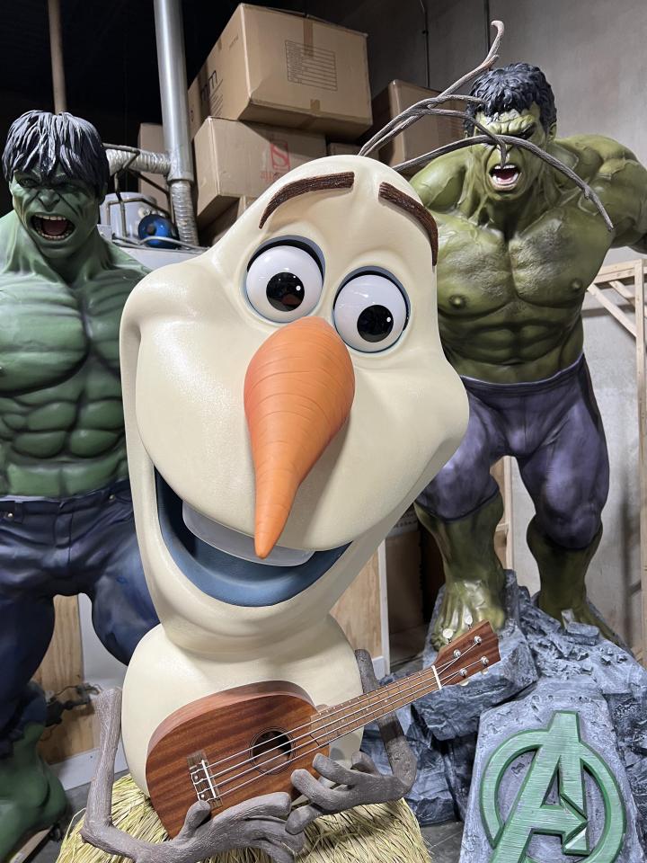 Life Size Disney Frozen Elsa and Anna with Olaf
