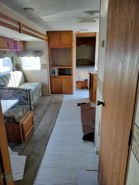 2007 PALOMINO BY FOREST RIVER Puma 32' Bumper Pull Camper