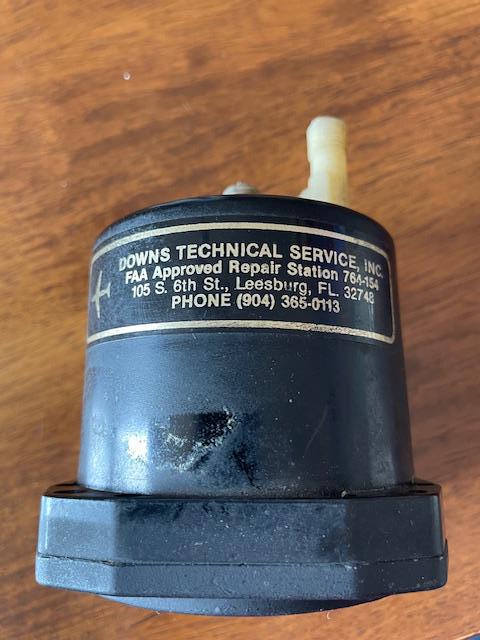 U.S. Gauge Co.-Cessna 180 & 182 Airspeed Indicator. Used.