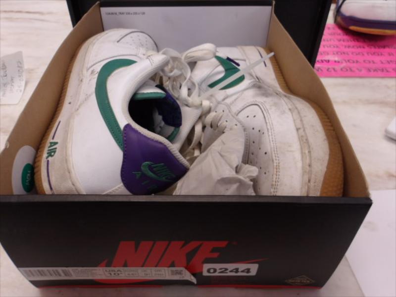 244 - Nike 10.5