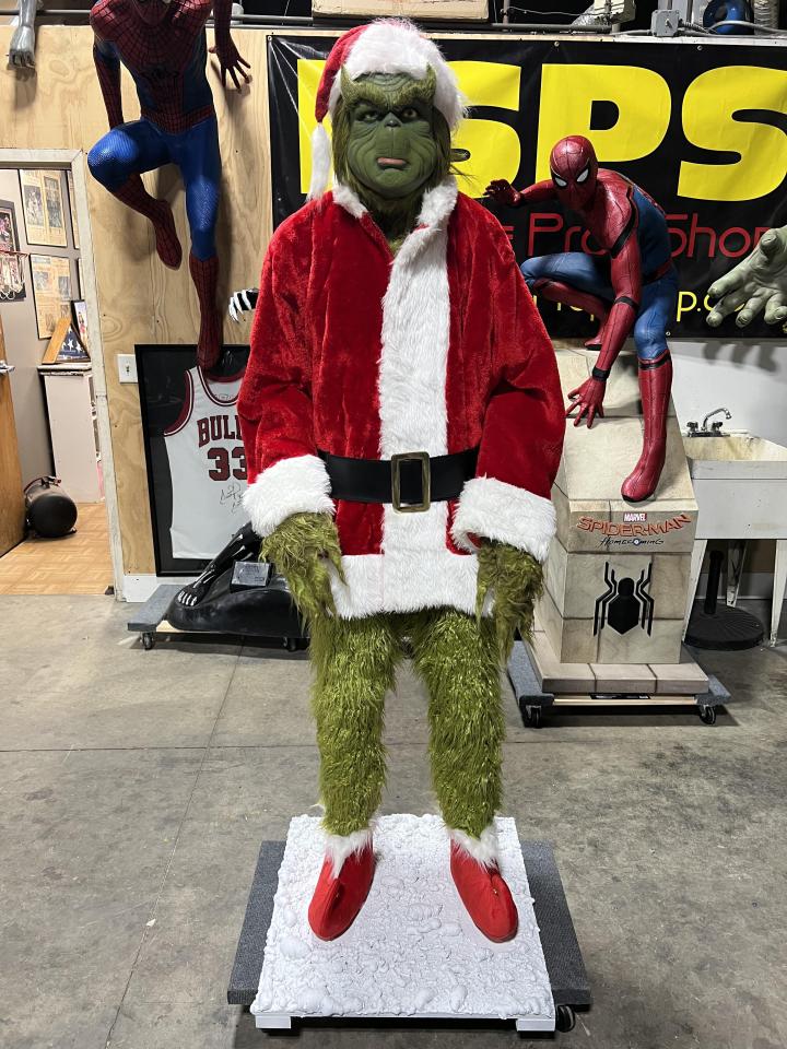 How the Grinch Stole Christmas Statue