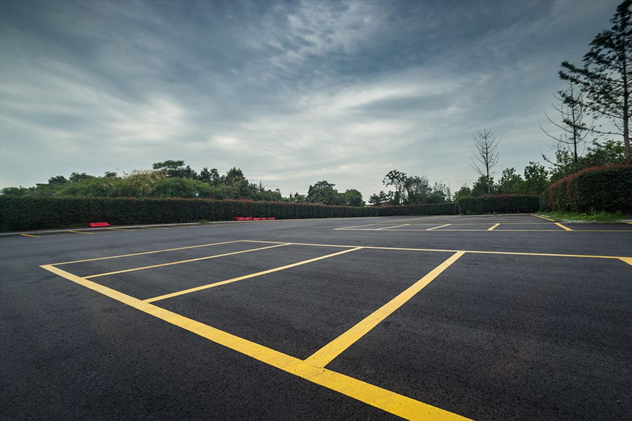 Parking Lot And Parking Garage Cleaning