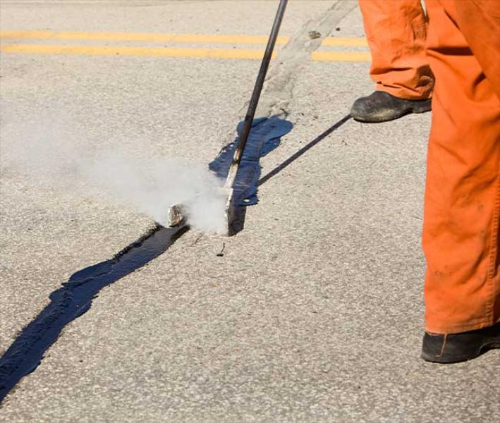 Keep your asphalt pavement looking and working great with quality patching &amp;&nbsp;repair