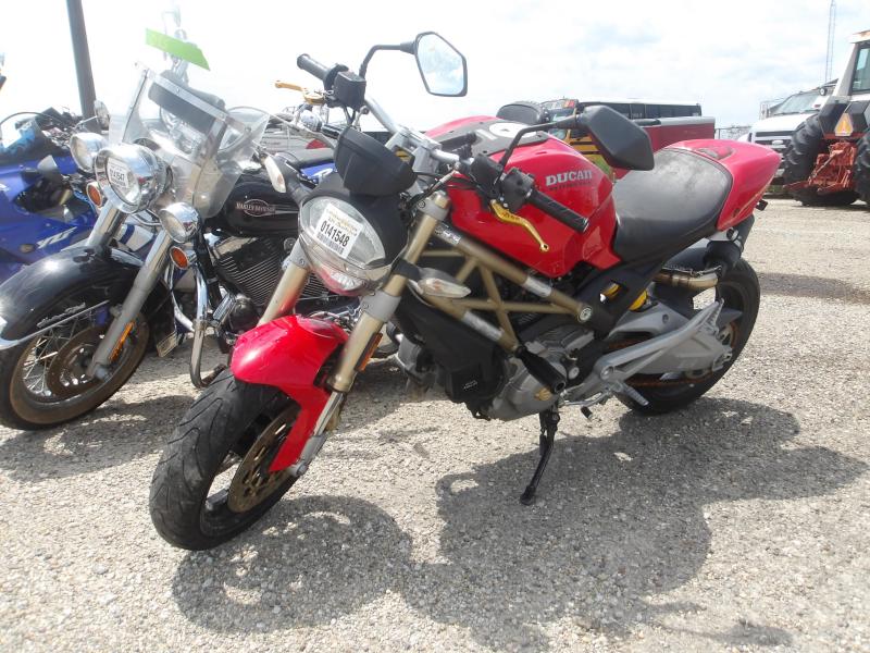 D84 - 2013 Ducati Monster 696 ABS