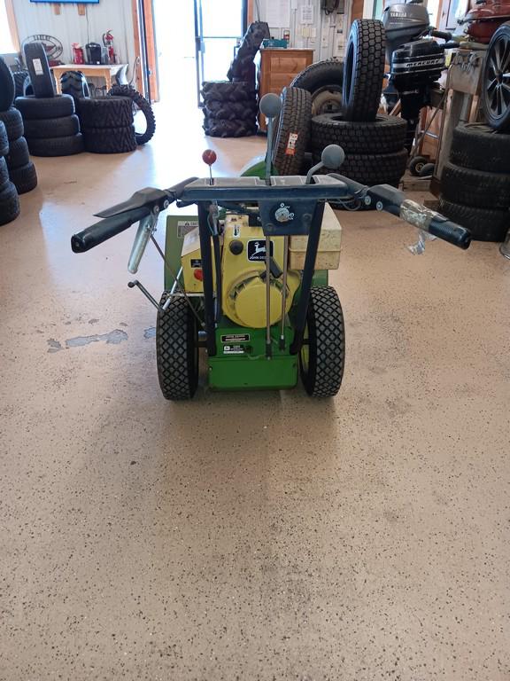 John Deere 826 Gas Snowblower - Item # 115