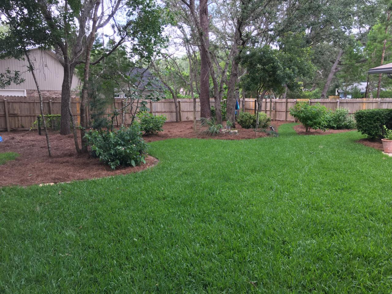 Residential & Commercial Lawn Care Services