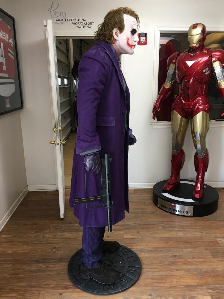 DC Comics Batman The Dark Knight Heath Ledger Joker