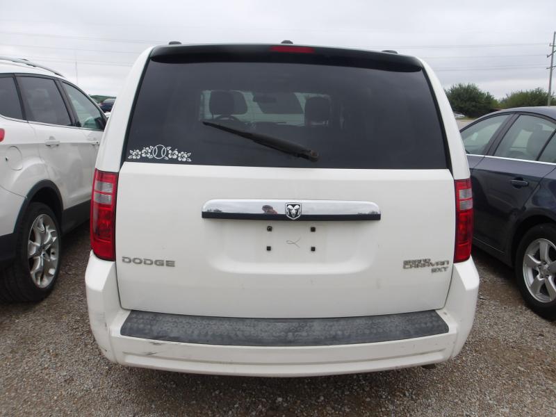 D33 - 2010 Dodge Grand Caravan SXT