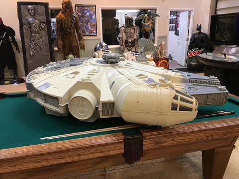 Star Wars Toys R Us Millennium Falcon Extraordinaire