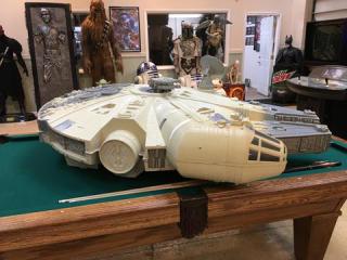 Star Wars Toys R Us Millennium Falcon Extraordinaire