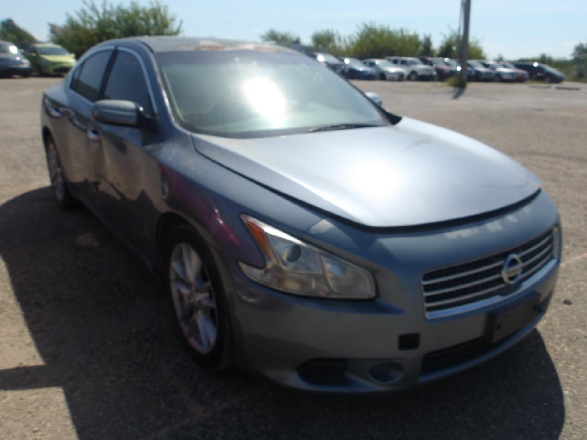 D10 - 2010 Nissan Maxima