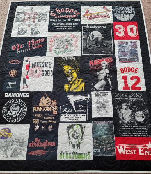 Mosaic T-shirt Quilt with Outer Border.