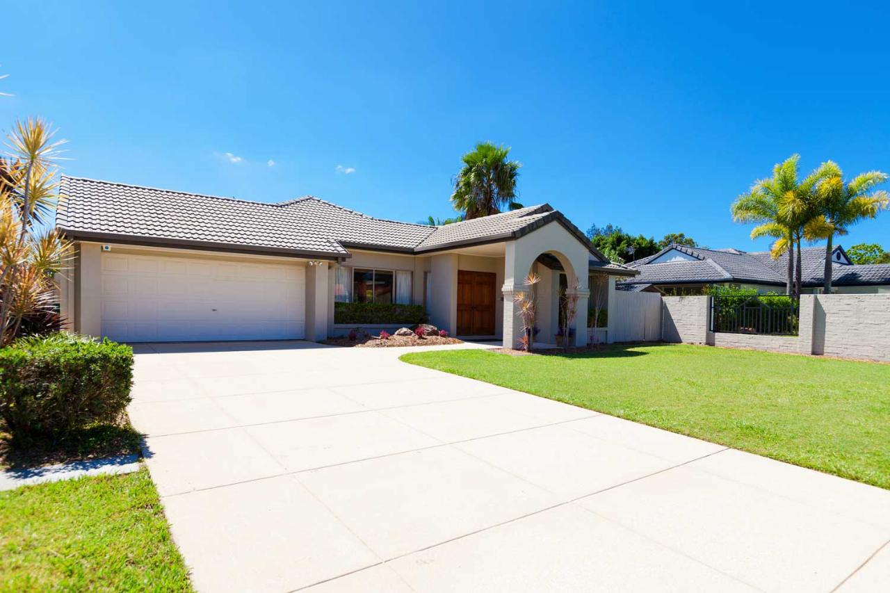 Driveway &amp; Concrete Cleaning