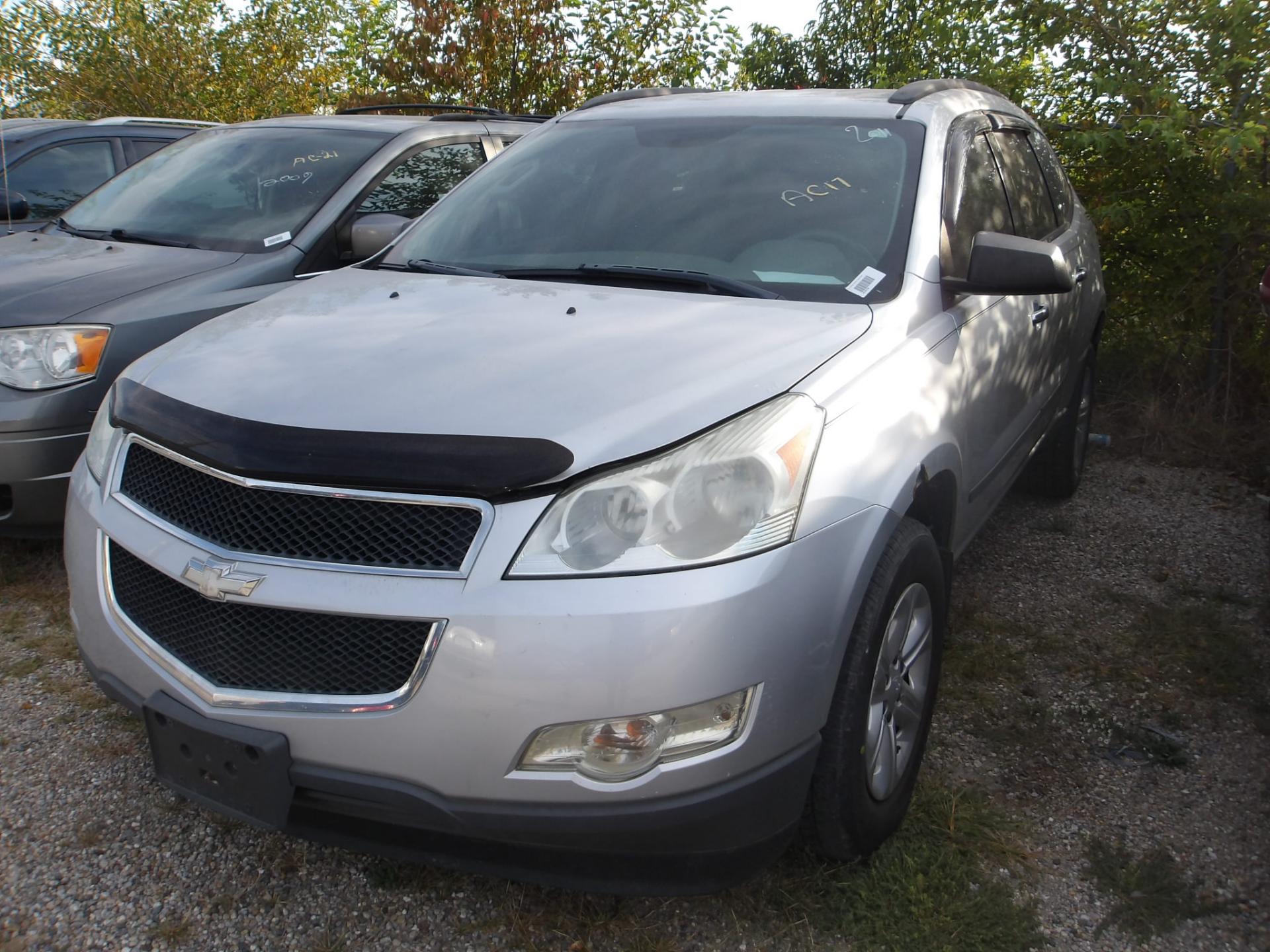 AC17 - 2011 Chevrolet Traverse LS