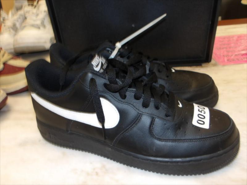 50 - Nike sz 10.5