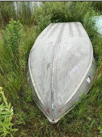 Aluminum Fishing Boat - Lot # B1039