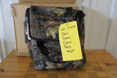 Mossy Oak John Deere Camo Bag - Lot # J1072