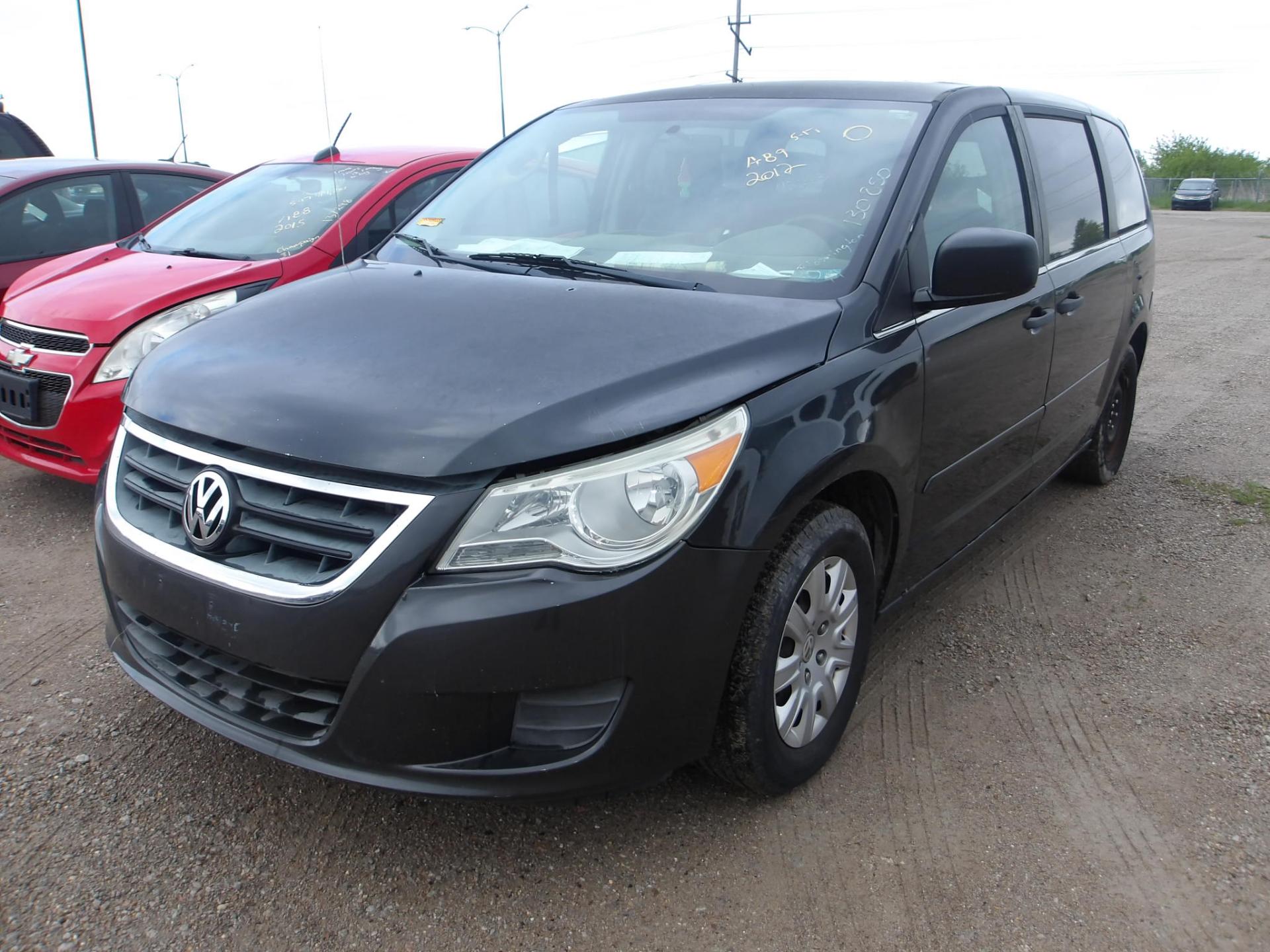 A89 - 2012 Volkswagen Routan S