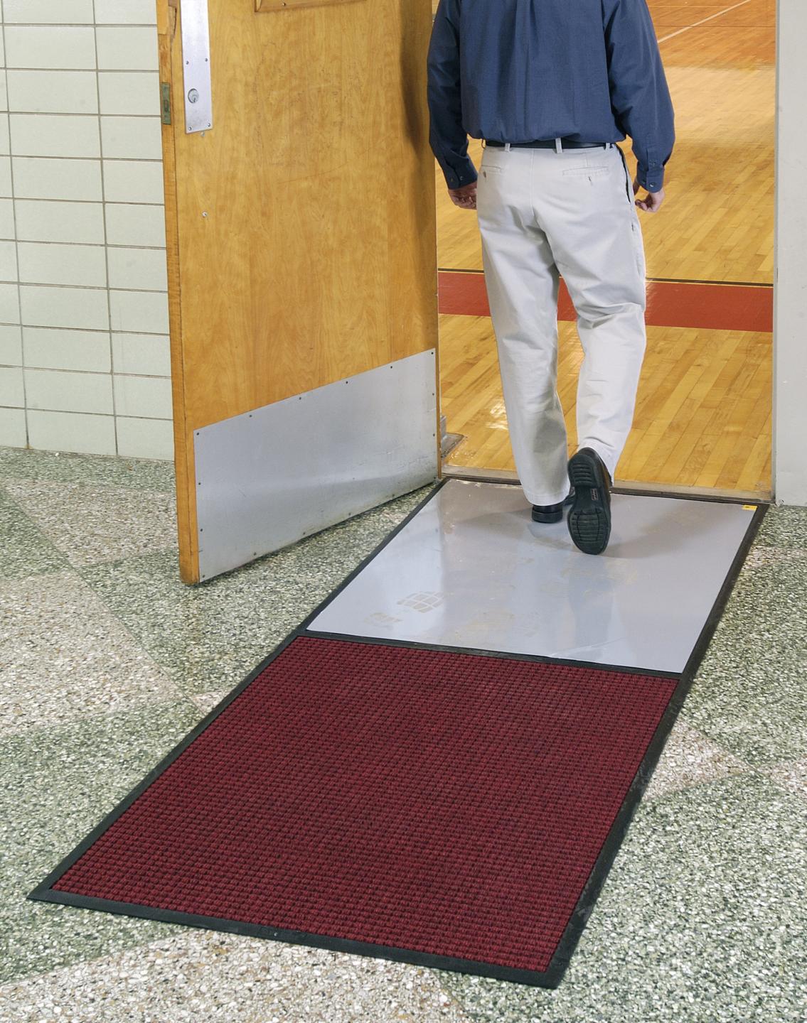 WaterHog CleanShield Stride Mat