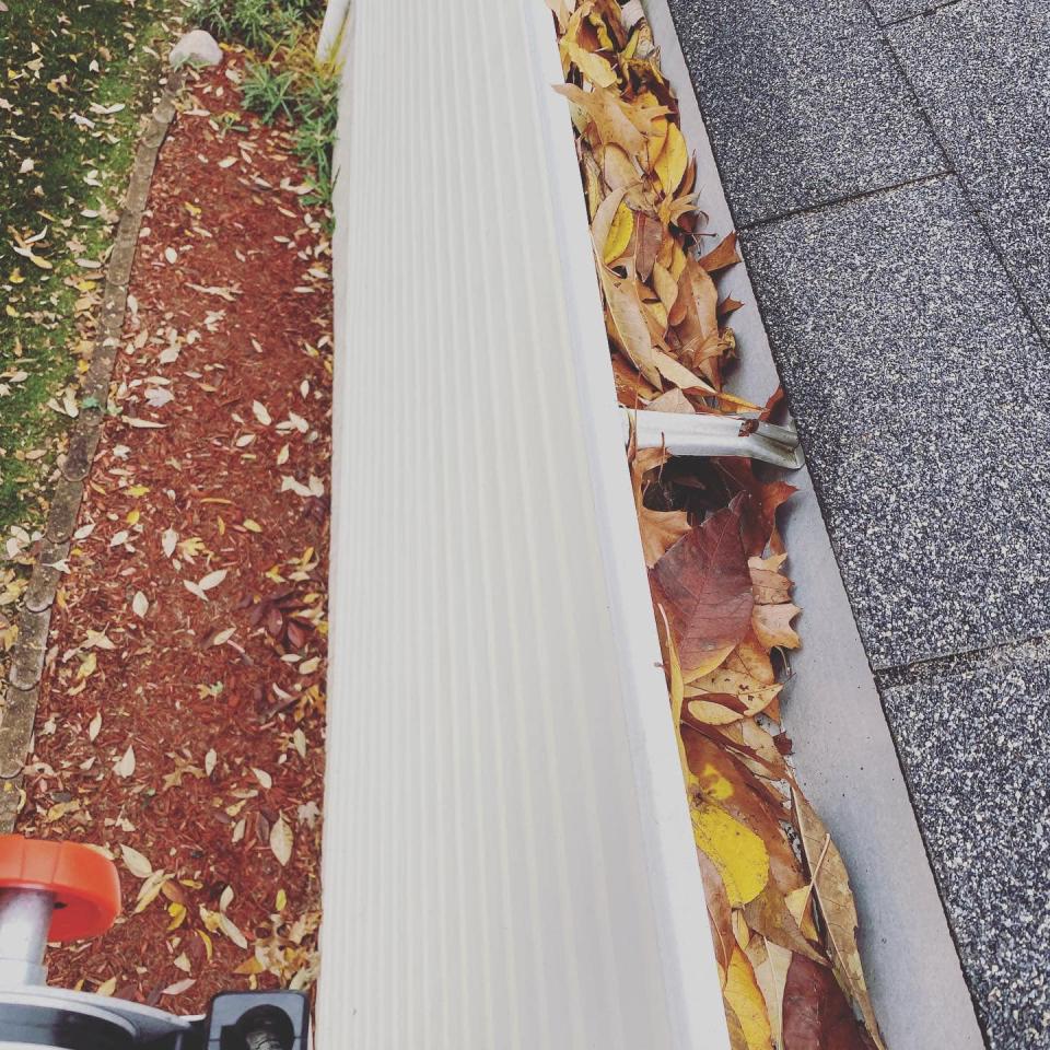 Gutter Cleaning & Brightening