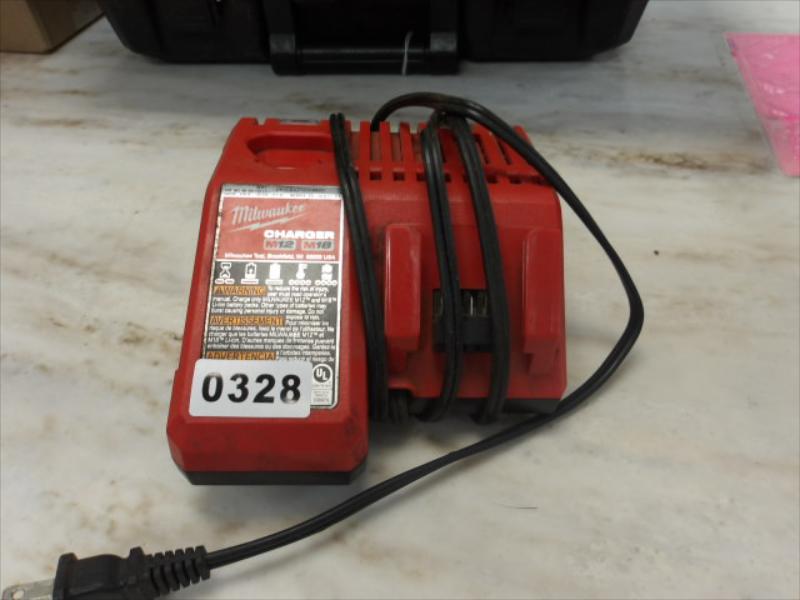 328   MILWAUKEE RAPID CHARGER
